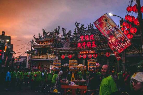 南京濱江公園：江畔美景，城市綠肺。